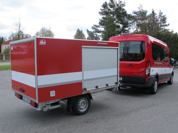 Přívěs pro hašení s celkovou hmotností 1300 kg